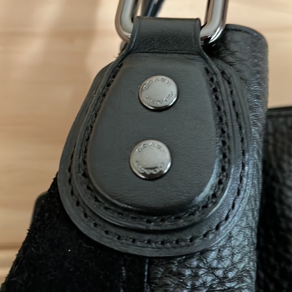 DESIGNER: Coach mixed leather Edie bag - Picture 5 of 17